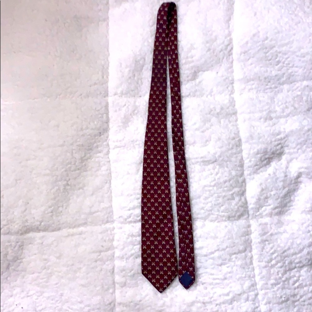 Red Gucci tie